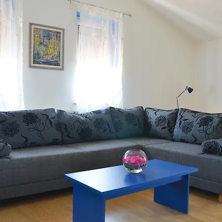 Apartment Mira